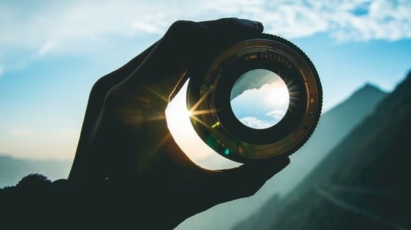 camera lens light
