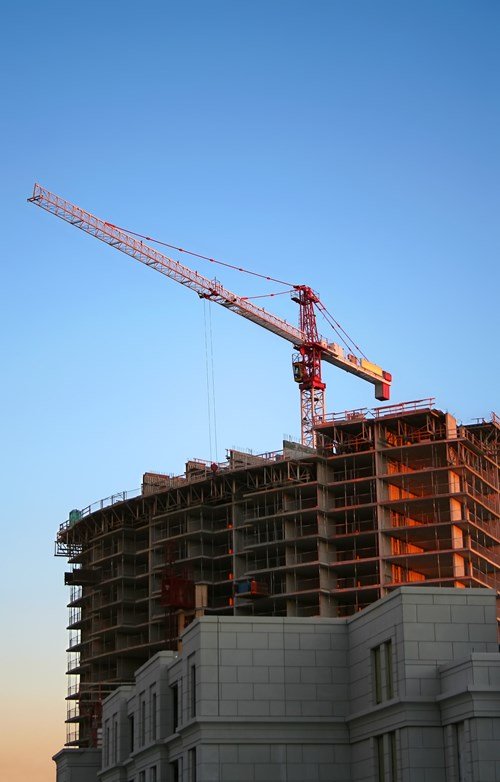 tower-crane-during-daytime-93400.jpg